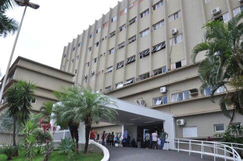 SAÚDE: Santa Casa registra aumento de leitos ocupados por dengue Dengue volta a causar internações em Barretos