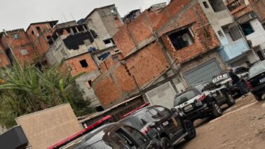 Polícia Civil cumpre mandado de busca em investigação de roubo (Foto: O Diário de Barretos) Polícia Civil cumpre mandado de busca em investigação de roubo (Foto: O Diário de Barretos)