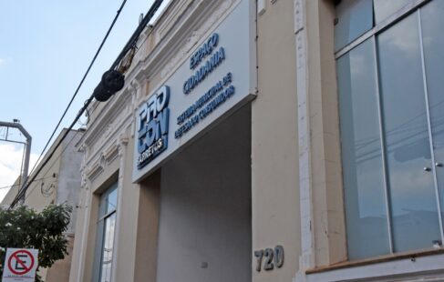 Procon acompanha falhas de operadora de telefonia