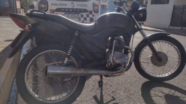 Motocicleta furtada é encontrada no bairro Baroni (Foto: O Diário de Barretos)