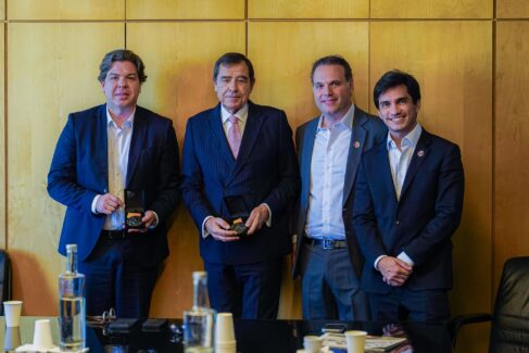Ministro Frederico Siqueira Filho, José Eduardo Moniz (TVI), Luiz Arthur e Marcelo Monteiro (Foto: AESP/Divulgação) Ministro Frederico Siqueira Filho, José Eduardo Moniz (TVI), Luiz Arthur e Marcelo Monteiro (Foto: AESP/Divulgação)