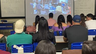 Aula do curso de Arquitetura e Urbanismo no campus do Unfeb (Foto: Divulgação)