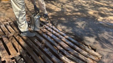 Agente de vetores durante trabalho de eliminação do mosquito da dengue