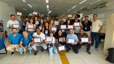 Concluintes do Empretec com profissionais do Sebrae em Barretos (Foto: Divulgação)