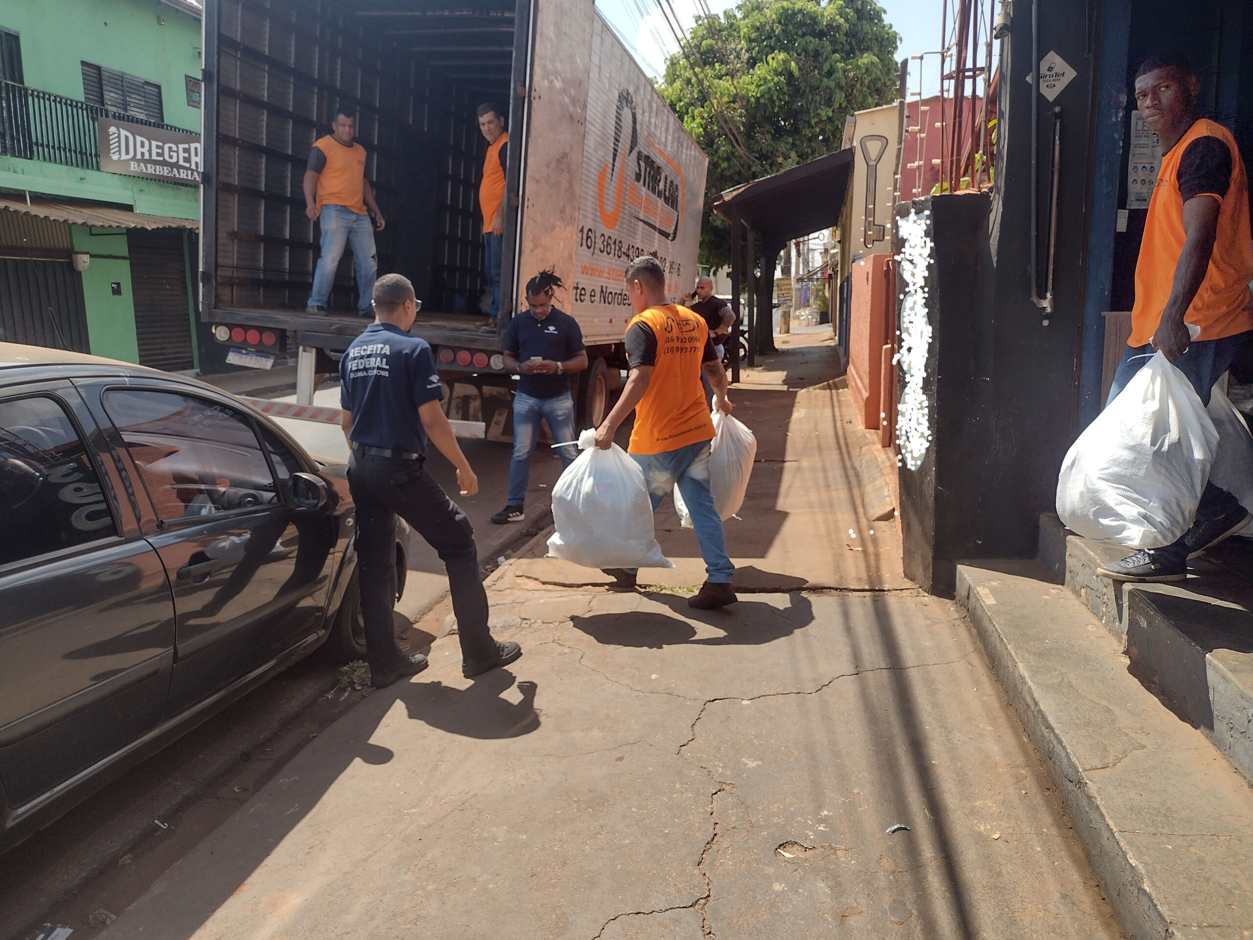 Receita Federal realiza operação de combate ao contrabando e descaminho em Barretos