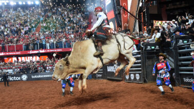 Rodeio internacional foi uma das atrações no evento de Barretos (Foto: Tininho Junior)