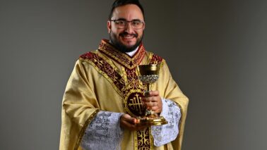 Padre André é ordenado em missa na Paróquia Santo Antônio