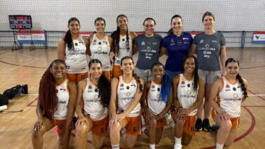 Basquete feminino estreia com vitória no Brasileiro Escolar