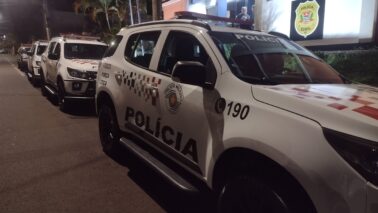 Suspeito é detido pela PM por tráfico de entorpecente (Foto: O Diário de Barretos)