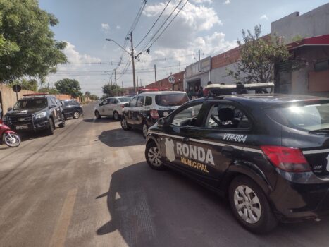 Operação fiscaliza estabelecimentos que comercializam bebidas alcoólicas (Foto: O Diário de Barretos) Operação fiscaliza estabelecimentos que comercializam bebidas alcoólicas (Foto: O Diário de Barretos)