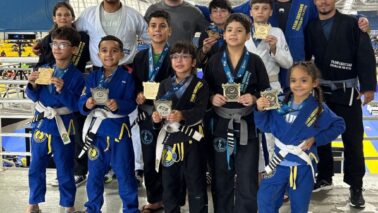 O jiu-jitsu barretense segue em destaque no cenário estadual. Em competição realizada nos dias 18 e 19 de outubro, o grupo formado por alunos da Secretaria Municipal de Esportes e Lazer (SMEL) e do Team Luzitano