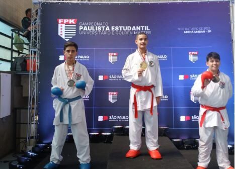 Em competição realizada no último sábado (11), na sede do UNIBAN, em São Paulo, aconteceu mais uma edição do Campeonato Estadual Estudantil de Karate, organizado pela Federação Paulista de Karate.