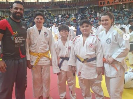 A equipe do Judô de Barretos participou no último sábado e domingo, dias 25 e 26, das finais do Campeonato Paulistas, nas categorias classe Aspirante com 1.700 atletas e classe Sênior com 240 atletas