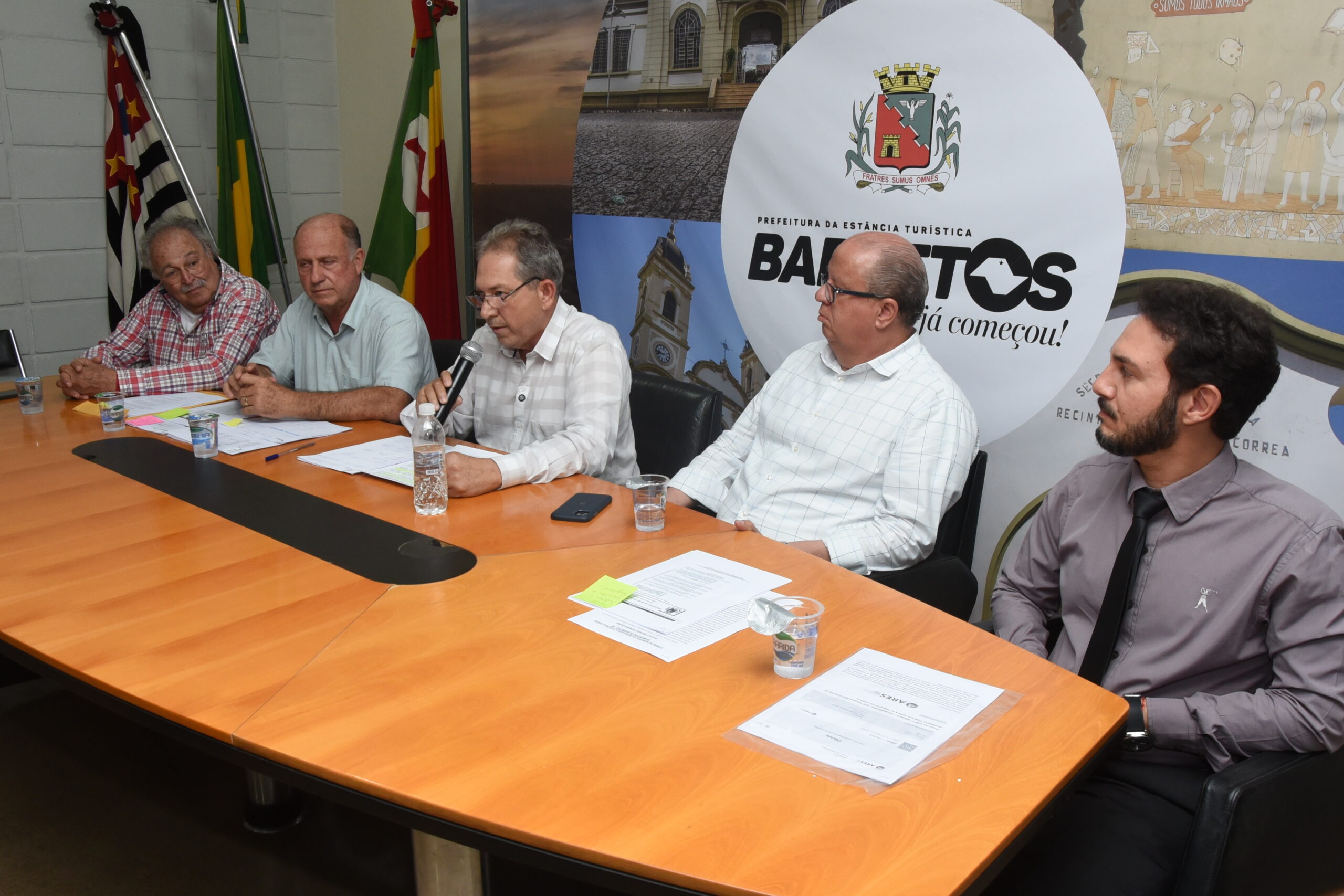 Prefeitura e SAAE se manifestam após liminar que suspende reajuste das contas de água