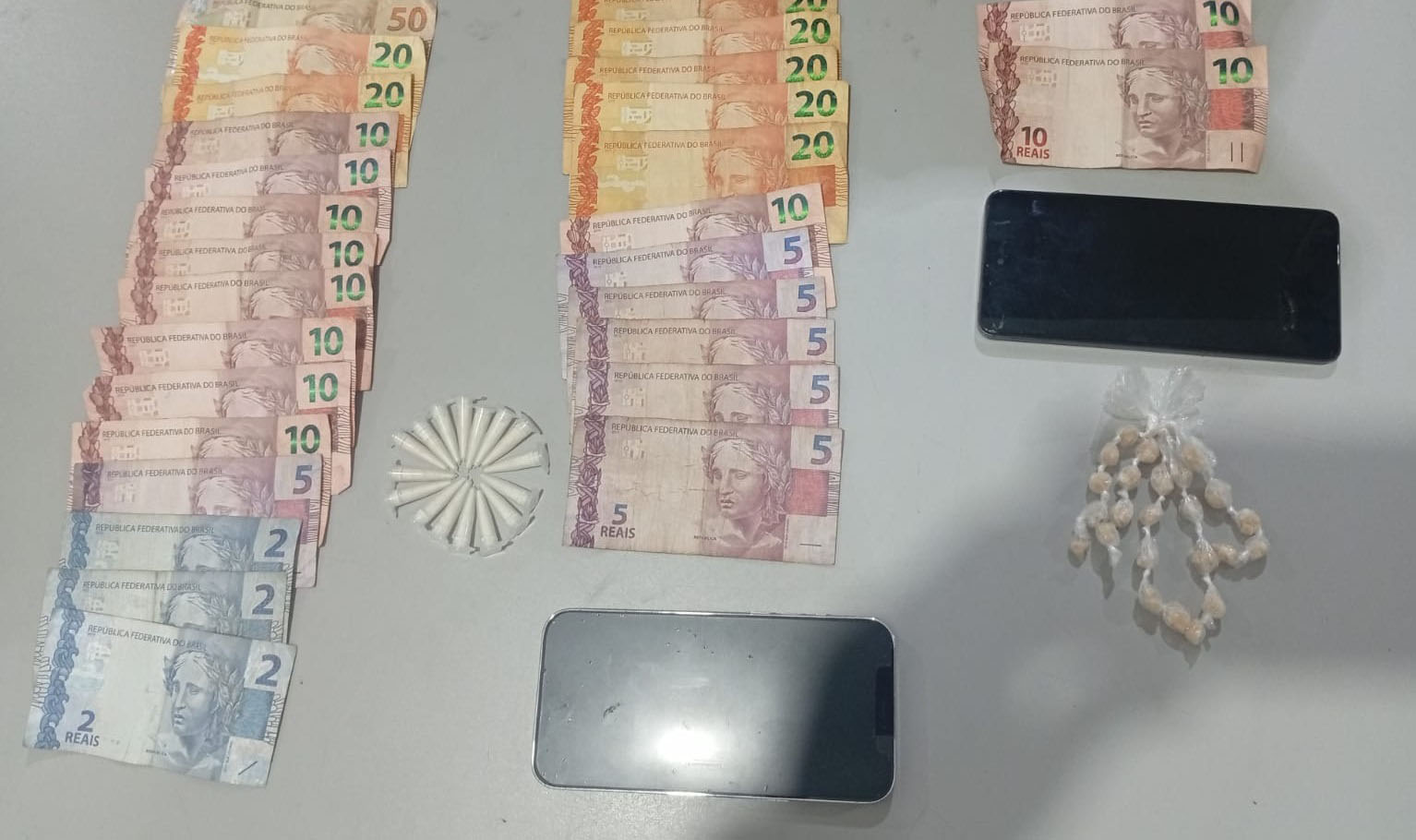 Polícia Militar detém três durante ação de combate ao tráfico