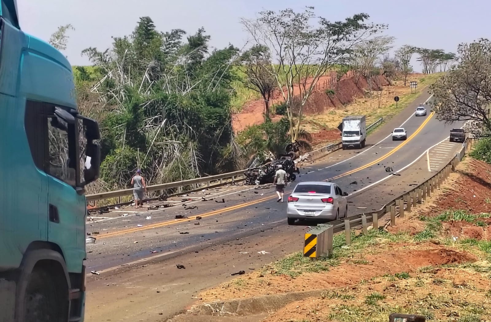 Acidente mata casal e deixa motorista gravemente em rodovia