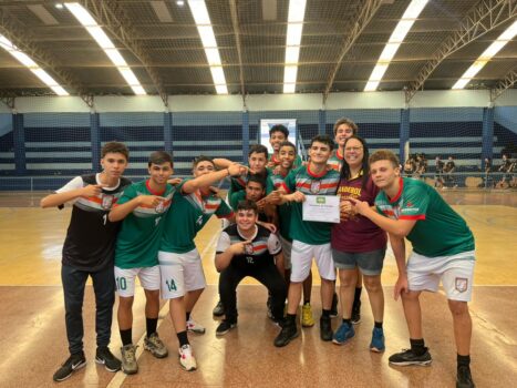 A equipe da SMEL/Handebol Barretos/NBDH2 jogou neste domingo (05), em Restinga, onde disputou dois jogos pela categoria juvenil masculino da Liga Brasil de Handebol, enfrentando as equipes de Campo Florido e Restinga.
