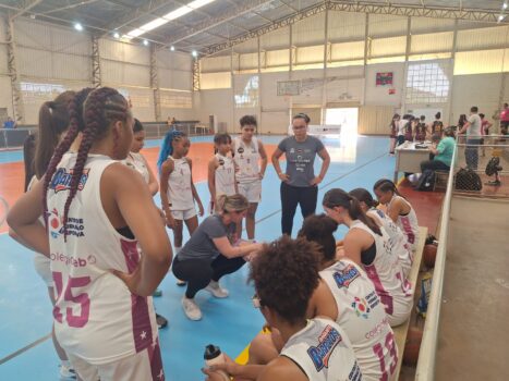A partir deste sábado (11), a equipe do Colégio FEB/APAB Barretos inicia a disputa do playoff do Campeonato Paulista de Basquete, categoria Sub-14.