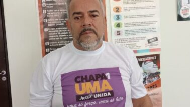 Nesta quarta-feira (15), é comemorado em todo o país, o Dia do Professor, não tendo aulas nas escolas da rede municipal e estadual nesta data.