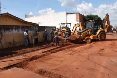 Moradores confirmam início dos reparos na avenida 59