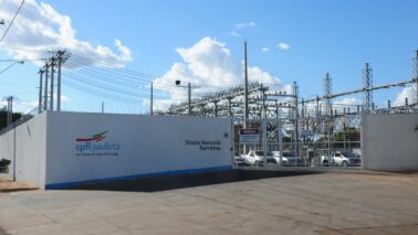 Duas escolas passam a gerar energia solar através de projeto de eficiência energética