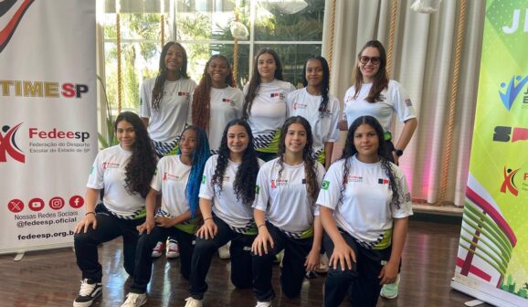 A equipe Sub-14 do Colégio FEB/APAB Barretos viajou no domingo (19) para Ribeirão Preto, onde iniciou a preparação para a disputa do Campeonato Brasileiro Escolar que será realizado em Uberlândia a partir desta terça-feira (21).