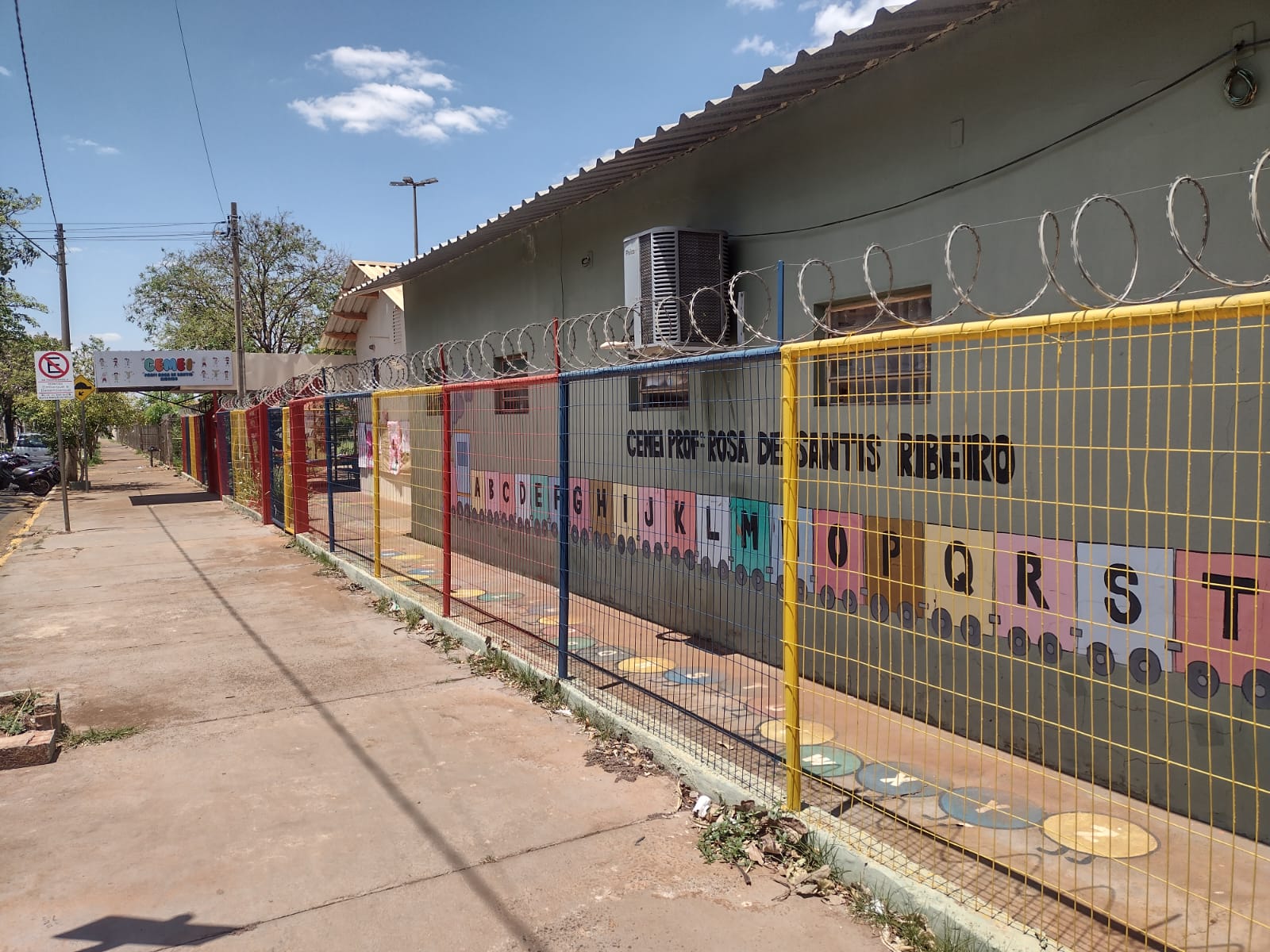 Ladrões furtam fiação elétrica de escola municipal