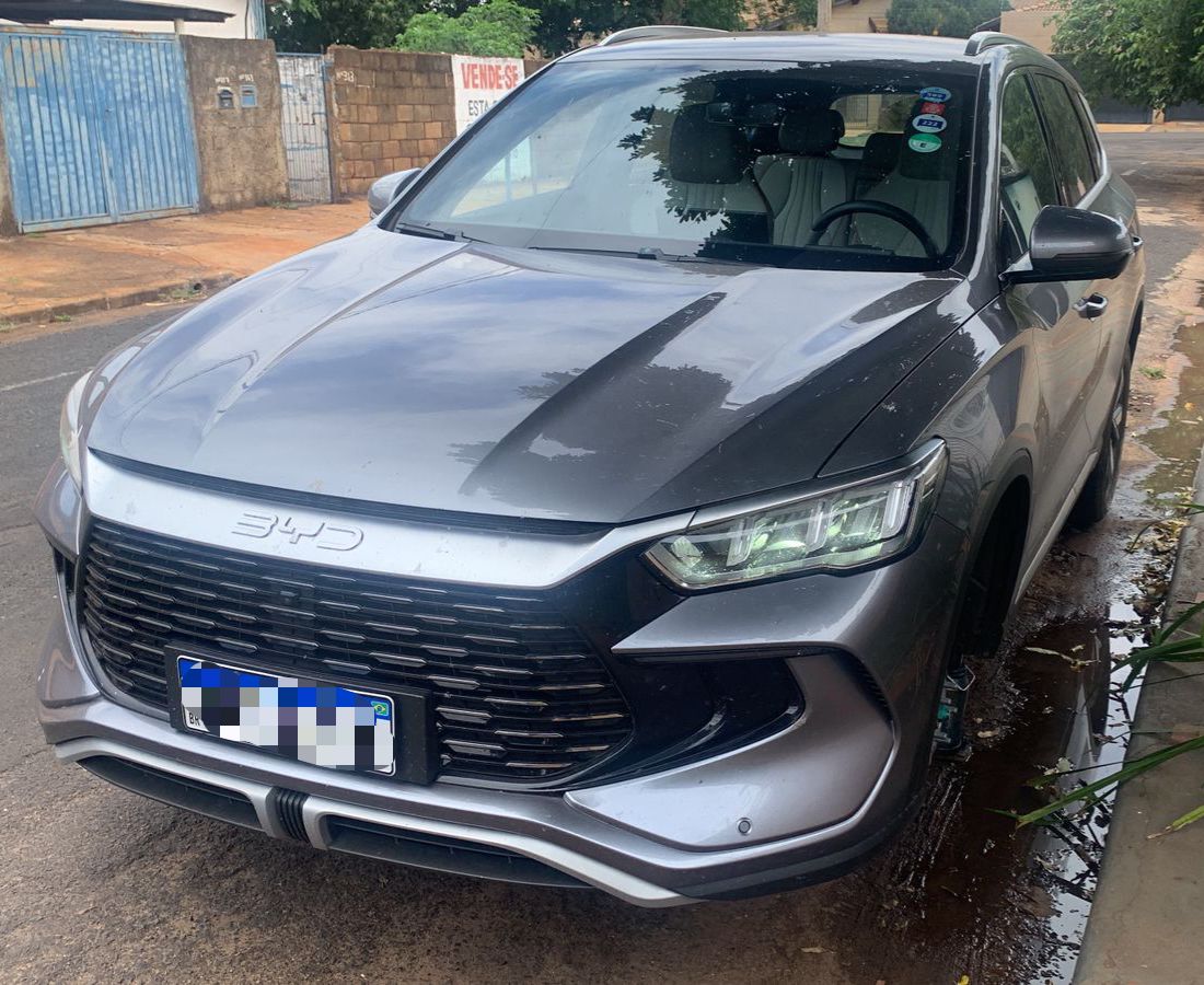 Carro furtado é encontrado pela PM no bairro Nogueira