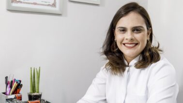 Aline é cirurgiã-dentista em Barretos e integrante da ABHA (Foto: Divulgação)