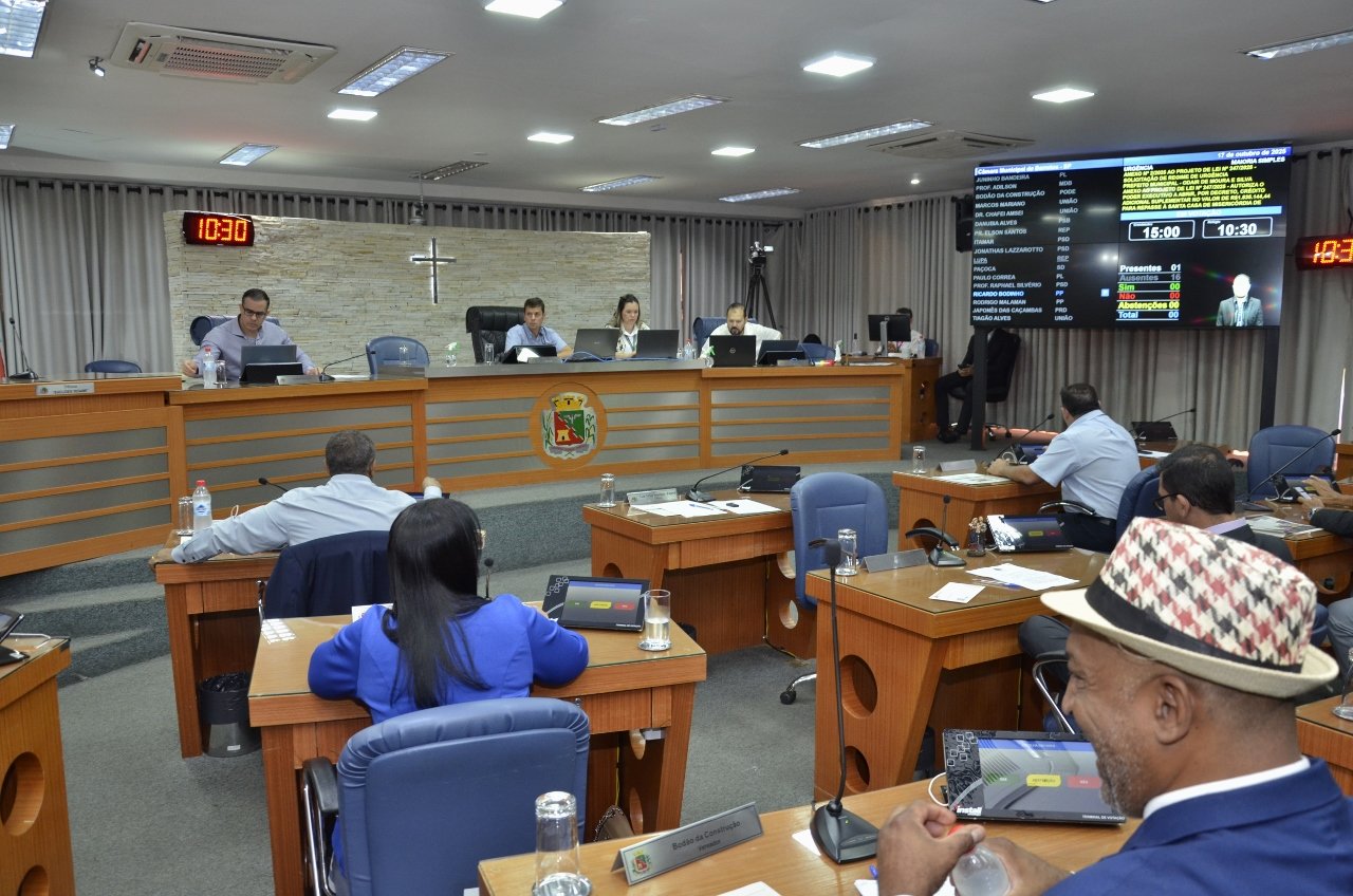 Câmara derruba vetos do Executivo