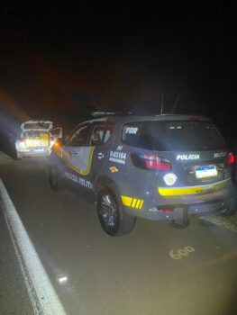Mulheres são surpreendidas pela Polícia Rodoviária transportando bebidas falsificadas (Foto: O Diário de Barretos)
