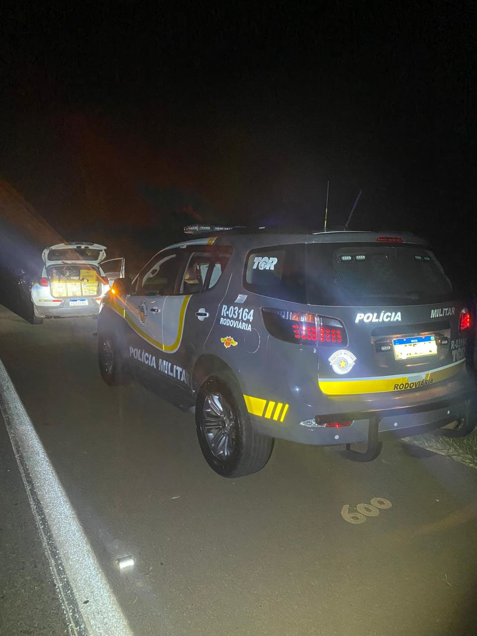 Mulheres são surpreendidas pela Polícia Rodoviária transportando bebidas falsificadas
