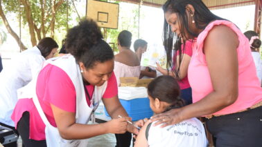 Vacinação ocorreu em escola municipal barretense
