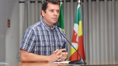 Ricardo Bodinho em pronunciamento na tribuna da Câmara (Foto: Comunicação Câmara)