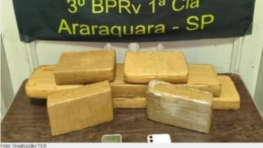 Assistente de vendas é preso transportando mais de 10kg de maconha (Foto: O Diário de Barretos) Assistente de vendas é preso transportando mais de 10kg de maconha (Foto: O Diário de Barretos)