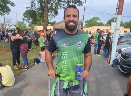 tiago leal O judoca barretense Tiago Leal está se preparando para disputa do Campeonato Mundial de Judô – Veteranos que será realizada em Paris, na França, entre os dias 02 a 09 de novembro.