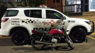 Infratores são detidos por tráfico e adulteração de sinal identificador de veículo (Foto: O Diário de Barretos) Infratores são detidos por tráfico e adulteração de sinal identificador de veículo (Foto: O Diário de Barretos)