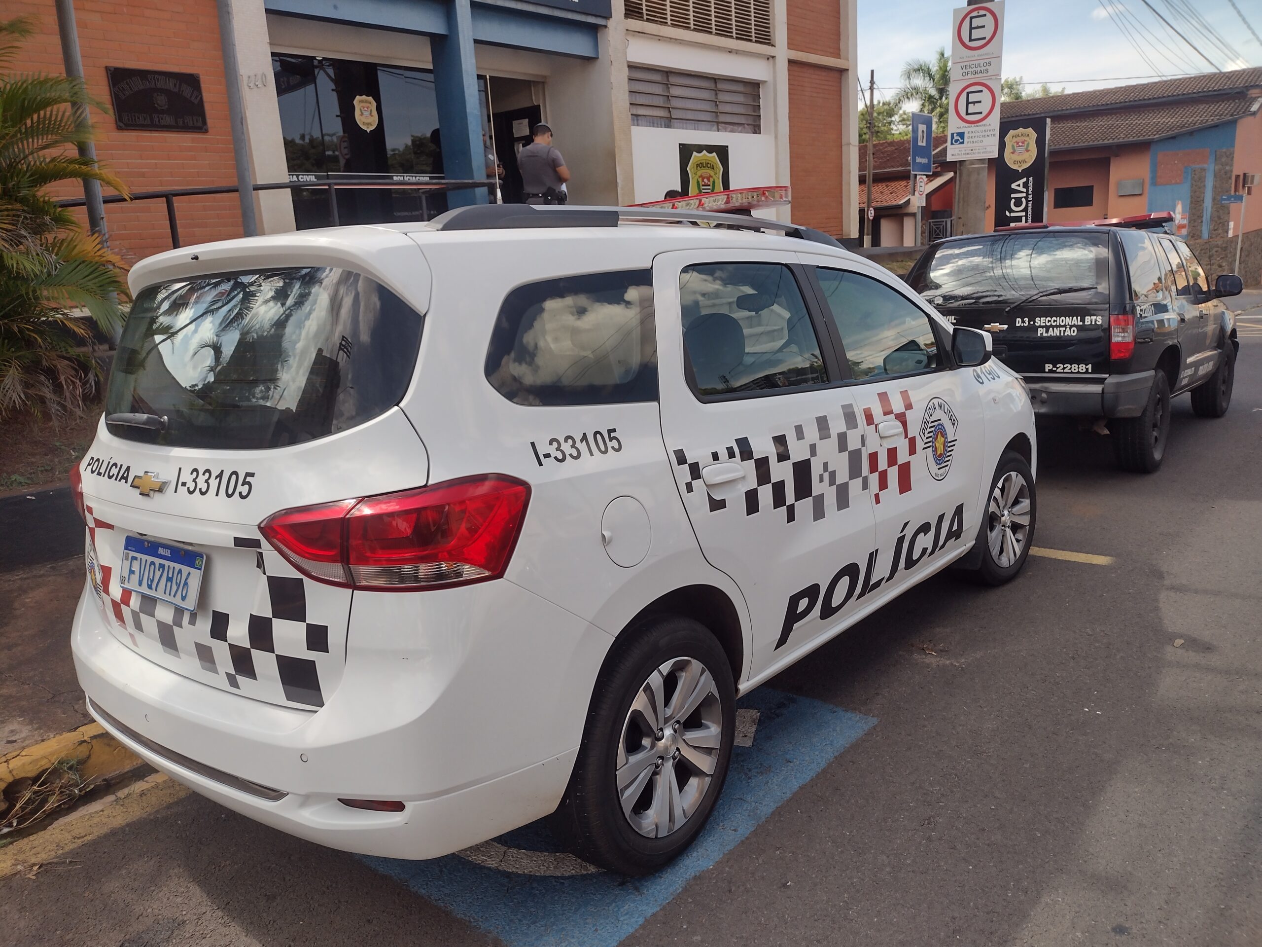Comerciante registra furto de dois celulares em lanchonete
