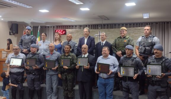 Policiais são homenageados pela Câmara com o Diploma “Policial do Ano 2.025” (Foto: O Diário de Barretos)