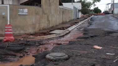 Famílias que residem em imóveis afetados pela enchente recebem visitas para verificação da situação