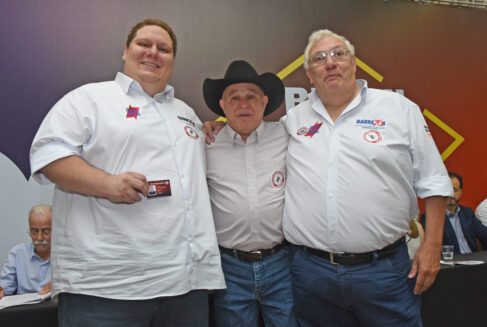 A Associação Os Independentes empossou sua nova diretoria e conselhos para a gestão 2025/2026