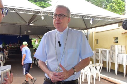 Horário de visitação e missas nos cemitérios neste domingo 