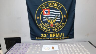 Polícia Militar aborda suspeito em prática de tráfico no bairro Pereira (Foto: O Diário de Barretos)