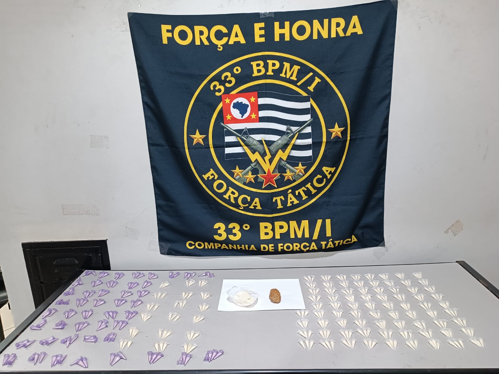 Polícia Militar aborda suspeito em prática de tráfico no bairro Pereira