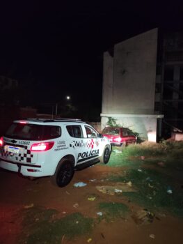 Carro furtado é encontrado pela PM no conjunto José Faleiros (Foto: O Diário de Barretos)