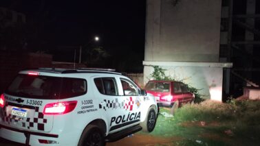 Carro furtado é encontrado pela PM no conjunto José Faleiros (Foto: O Diário de Barretos)