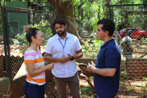 Zoológico passa por reparos após ventania e permanece fechado