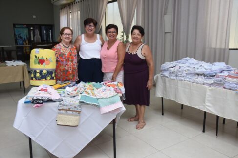 Bazar Solidário oferece presentes de Natal e ajuda famílias carentes