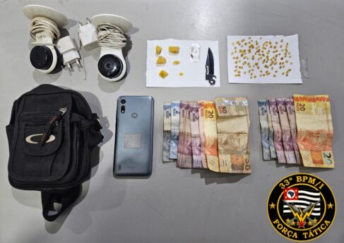 PM detém duas suspeitas por tráfico de entorpecente no bairro São Francisco (Foto: O Diário de Barretos)