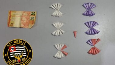 Dinheiro e Microtubos de cocaína são apreendidos